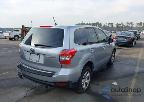 2015 Subaru Forester 2.5I z USA, uszkodzony, nr VIN JF2SJAACXFH831022
